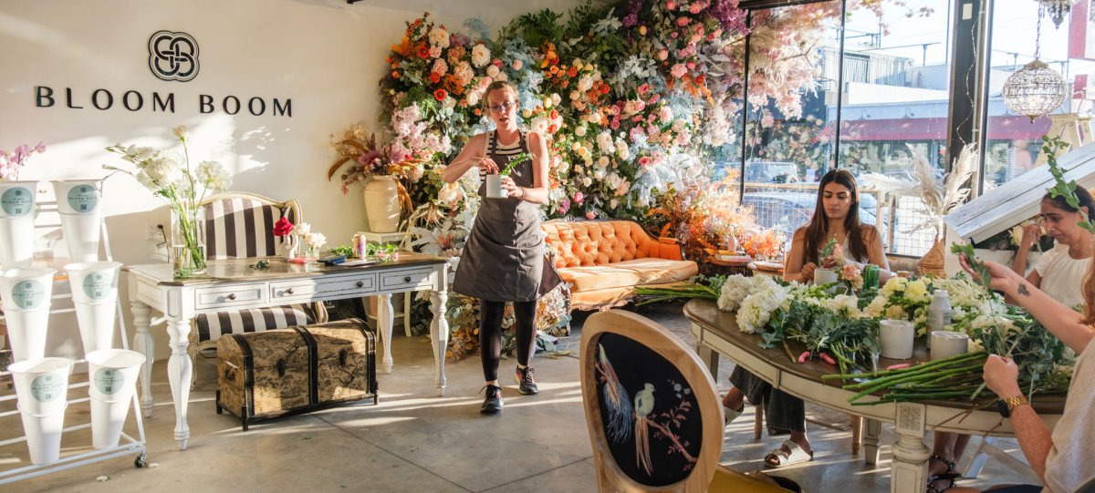 September Floral Workshop — Neutral Centerpiece Design