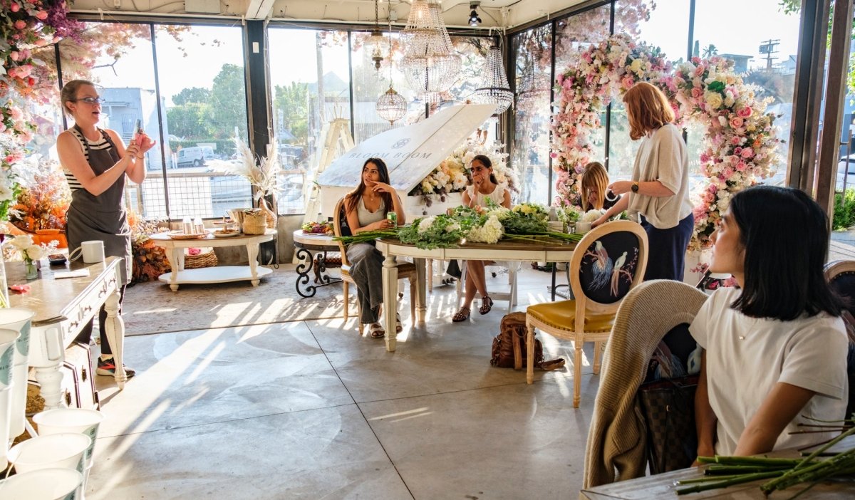 September Floral Workshop — Neutral Centerpiece Design